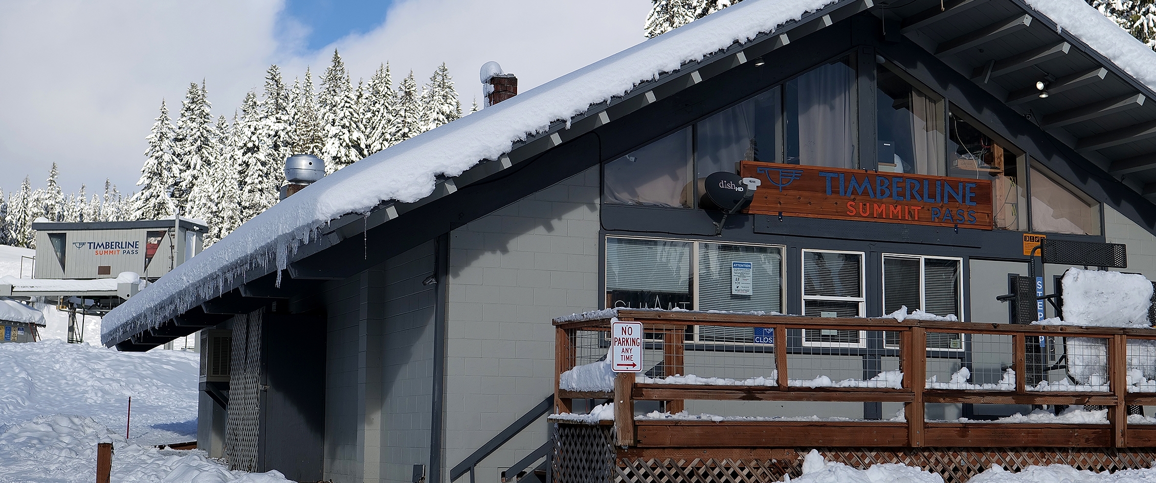 SUMMIT PASS LODGE IN GOVERNMENT CAMP, OR, WITH SNOW