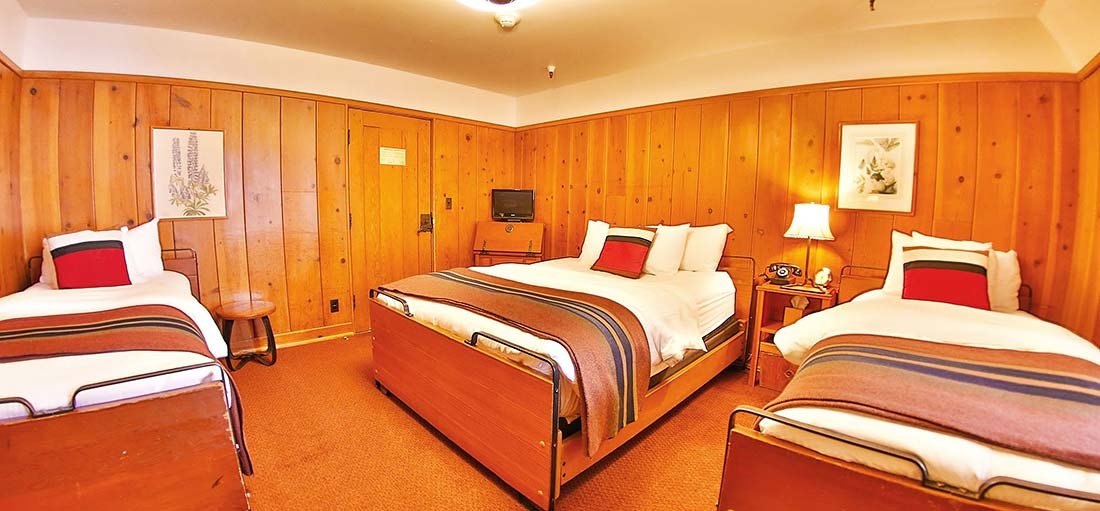 TIMBERLINE QUEEN HOTEL ROOM WITH TWO TWIN BEDS