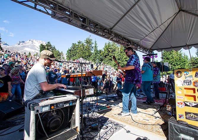 Live music a the Timberline Music Festival