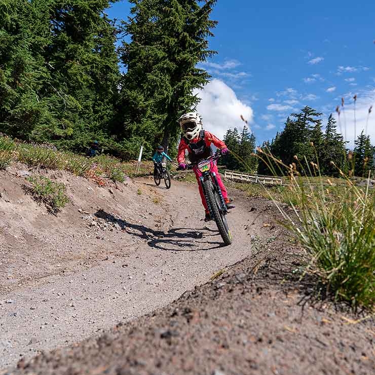 YOUTH MOUNTAIN BIKER RACING AT THE TIMBERLINE DAYDREAM TEAM ENDURO BIKE RACE