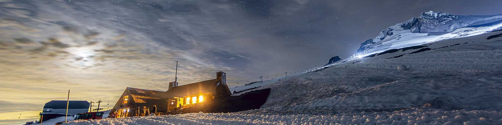 SILCOX HUT AT NIGHT IN THE SNOW